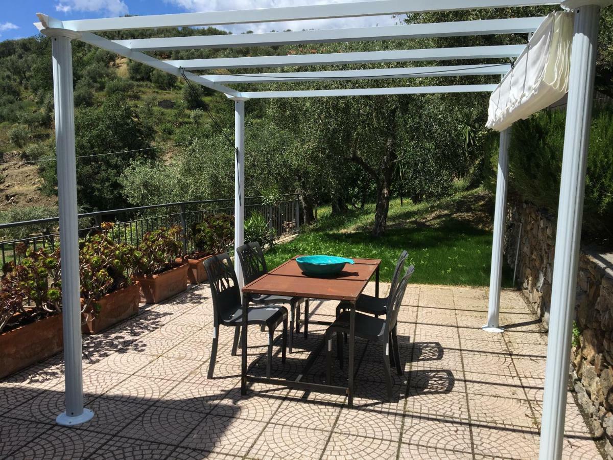 Agriturismo Oltrealmare Civezza Dış mekan fotoğraf
